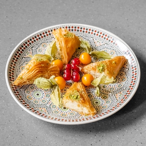 services-04 9629613 LiBeirutRestaurant Food HausgemachterBaklava 4x3